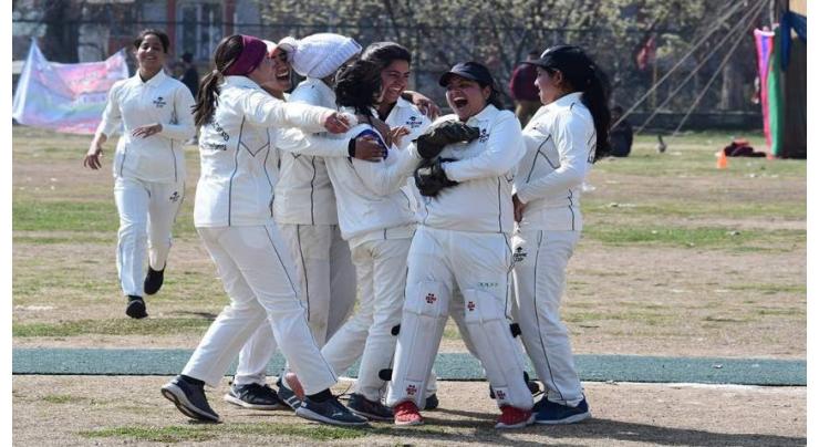Govt Associate College for Women wins intercollegiate cricket tournament