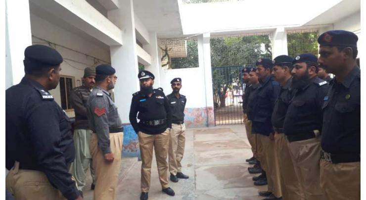 DIG Police Larkana range paid surprise visits to police stations