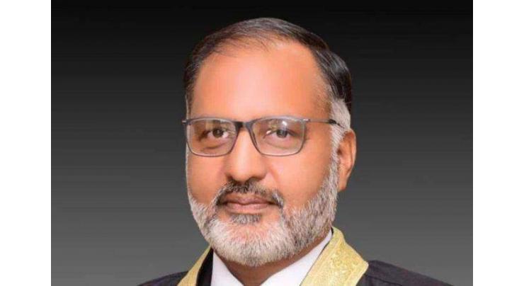Supreme Court (SC) adjourns Shaukat Saddiqui termination case till Friday