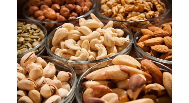 Nutritionist calls for consuming more dry fruits in winter to counter cold