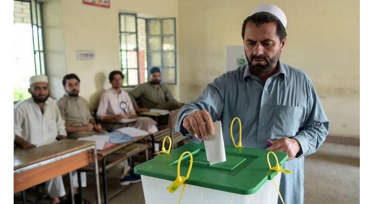Male voters dominating in Faisalabad for General Election 2024