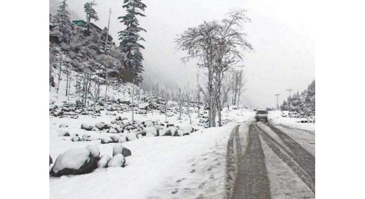 KDA restores access amid heavy snowfall in Kaghan valley
