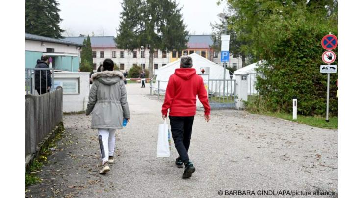 56% of Austrians want influx of refugees cut to zero: Survey