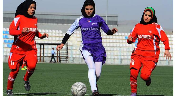 Football match organizes between Afghan refugees, Pakistani women team
