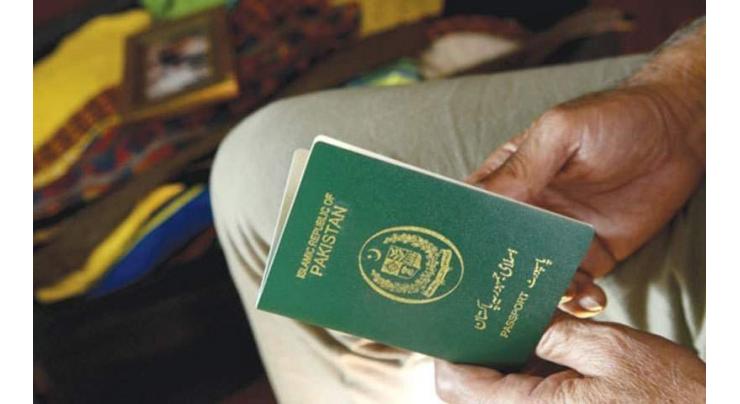 FIA holds outlaw on charge of visa scam