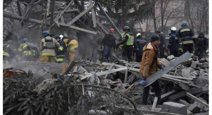 Russian attacks kill three as Ukraine calls for more air defence