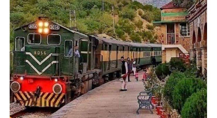 Railways revives 'Safari Tourist Train' with private partnership for cultural exploration