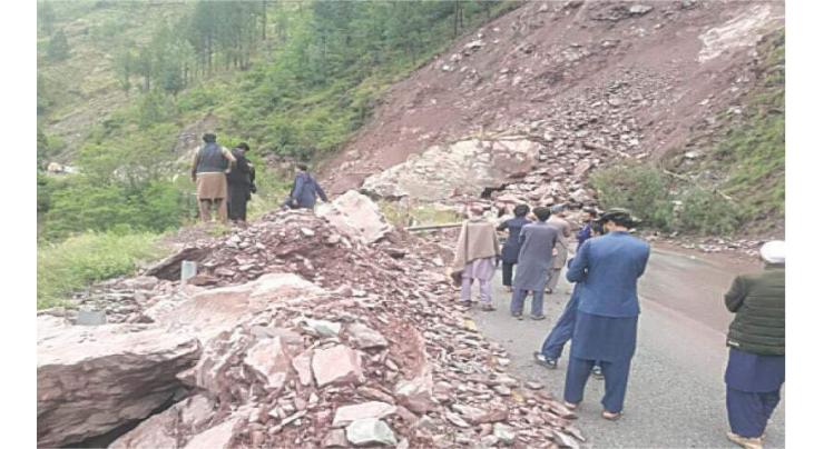 Mansehra-Naran road reopens after landslide