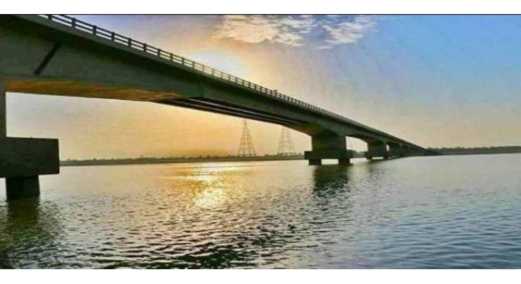 Kanasro reviews renovation work on Dadu-Moro bridge on Indus river