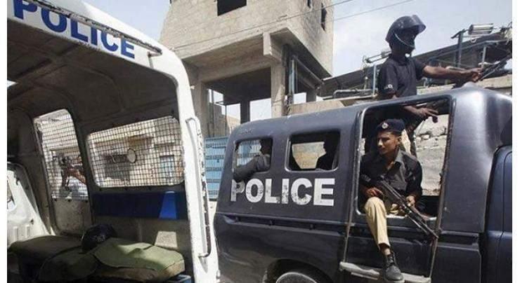 Larkana Police arrested 12 wanted criminals from different Tulkas