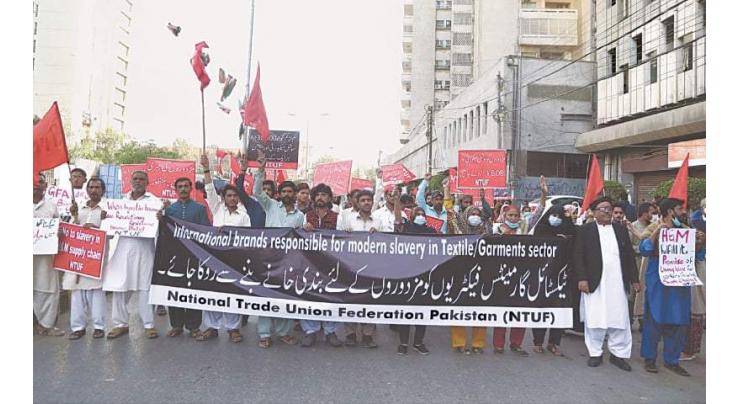 Traders join protest of capital metropolitan employees, urge govt to address issues of chairmen LG