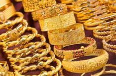 Gold price declines by Rs900 per tola in Pakistan