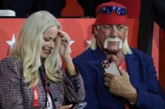 Wrestling legend Hulk Hogan’s wife Sky Daily sha ..