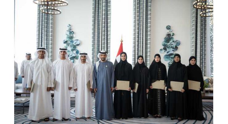 Hamdan bin Zayed receives top-performing Grade 12 students in Al Dhafra Region