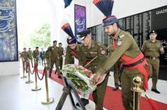 Police martyrs paid glowing tribute on Yaum-e-Shuh ..