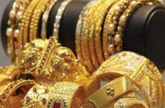 Gold price increases by Rs1,300 per tola in Pakist ..