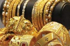 Gold prices soar in Pakistan after surge in intern ..