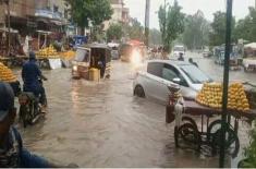 Rains wreak havoc in Hyderabad, affect low-lying a ..