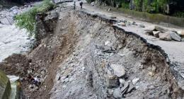 Heavy rain in Murree causes landslides