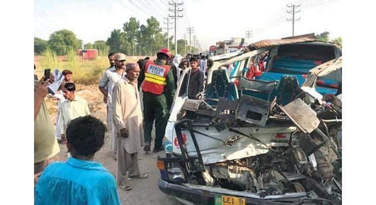 27 injured on a road accident in Chiniot during 24 hrs