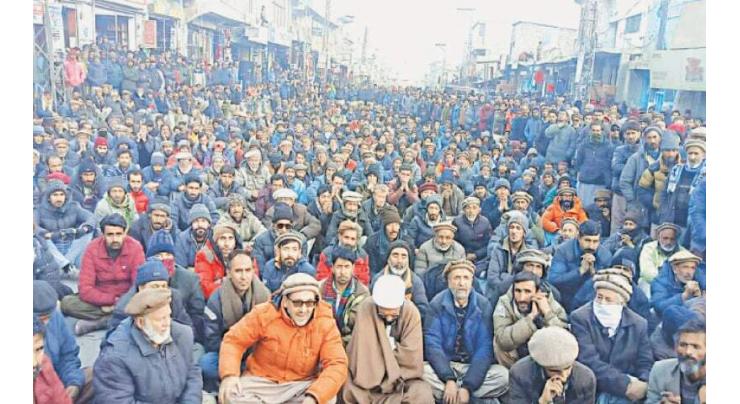 Galiyat Hotels Association rejects new provincial taxes, stages protest rally