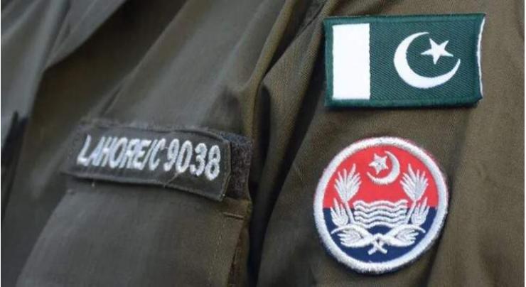 Commissioner Rawalpindi pays tribute to police martyrs, calls them Nation’s true heroes