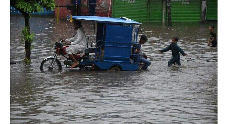 Lahore receives scattered rainfall accompanied by humid conditions