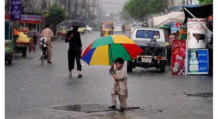 Hot & humid conditions persist nationwide as isolated rains expected in upper parts
