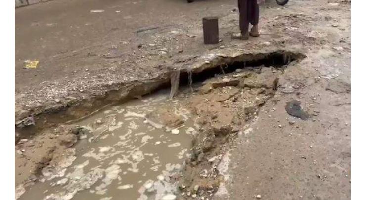 At least eight killed after heavy rain lashed Karachi, caused flood