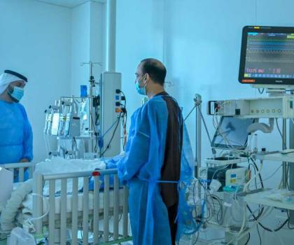 "أحمد" أصغر طفل بالمنطقة ينجو من مرض كبدي نادر بفضل تبرع عائلي