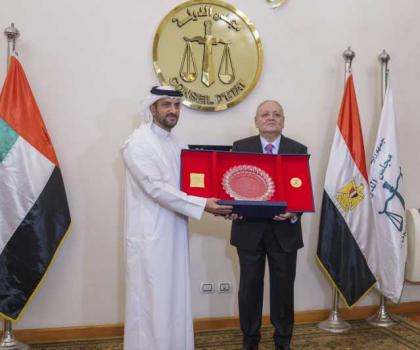 سلطان بن أحمد القاسمي يلتقي رئيس مجلس الدولة بجمهورية مصر العربية