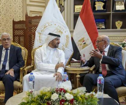 سلطان بن أحمد القاسمي يزور محكمة النقض ويلتقي رئيس مجلس القضاء الأعلى المصري