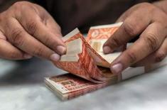 Rupee gains 01 paisa against US Dollar