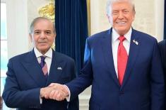 Trump urges U.S. firms to invest in Pakistan: PM S ..