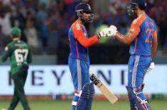 India lift Asia Cup 2025 trophy by beating Pakista ..