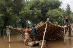 IUB continues flood relief efforts in Jalalpur Pir ..
