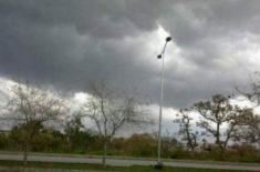 Partly cloudy, hot weather prevails in Lahore