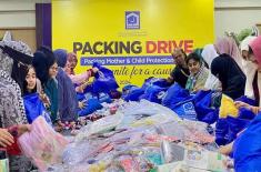 Al-Khidmat Foundation distributes pushcarts among ..