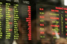 PSX gains 146 points to close at 165,640