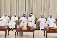 ولي عهد أم القيوين يقدم واجب العزاء في وفاة الشيخ إبراهيم ..