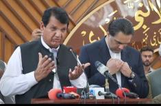 Govt stands with flood victims; peace top priority ..