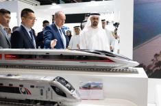 ذياب بن محمد بن زايد يقوم بجولة تفقدية في "جلوبال ريل 2025"