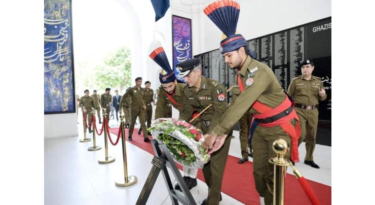 IGP pays tribute to SSP Ashraf on 29th martyrdom anniversary