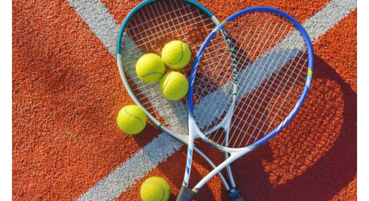 PLAY Tennis course begins