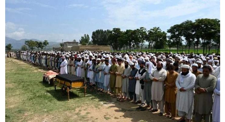 Funeral prayers offered for Chiniot police constable Muhammad Aslam