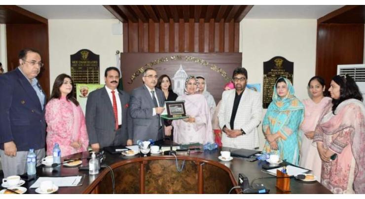 Lahore Chamber of Commerce and Industry (LCCI), LCWU sign MoU to promote women’s employability