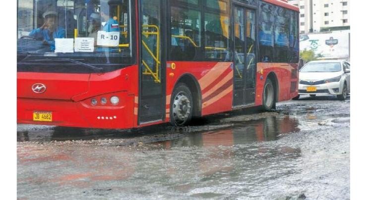 Policy To Issue Bus Routes Should Be Rationalised And Aligned With Needs Of The Citizens: Commissioner Karachi