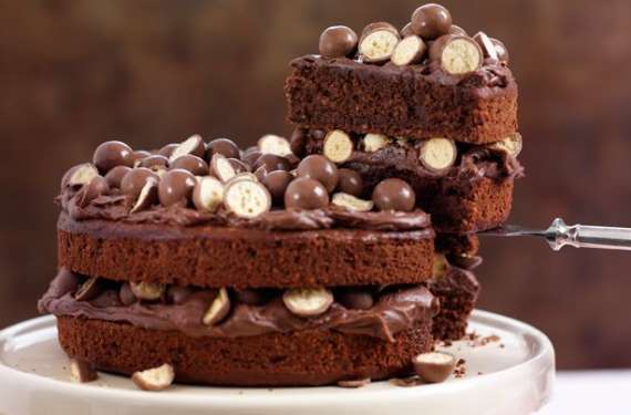 Chocolate Frosting Cake Recipe In Urdu