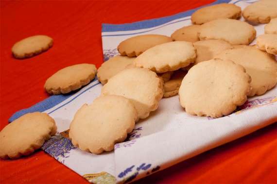 Easy Vanilla Biscuit Recipe In Urdu