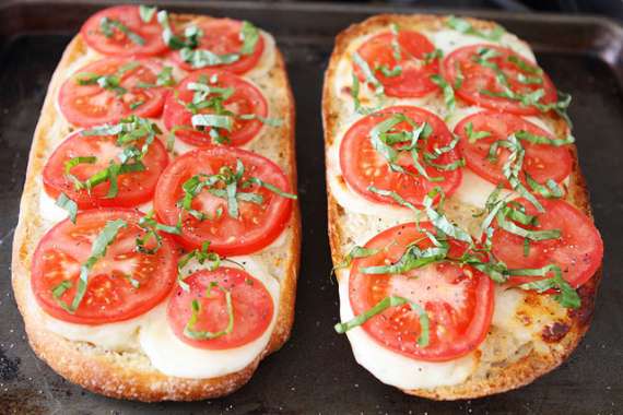 Cheesy Tomato Bun Recipe In Urdu